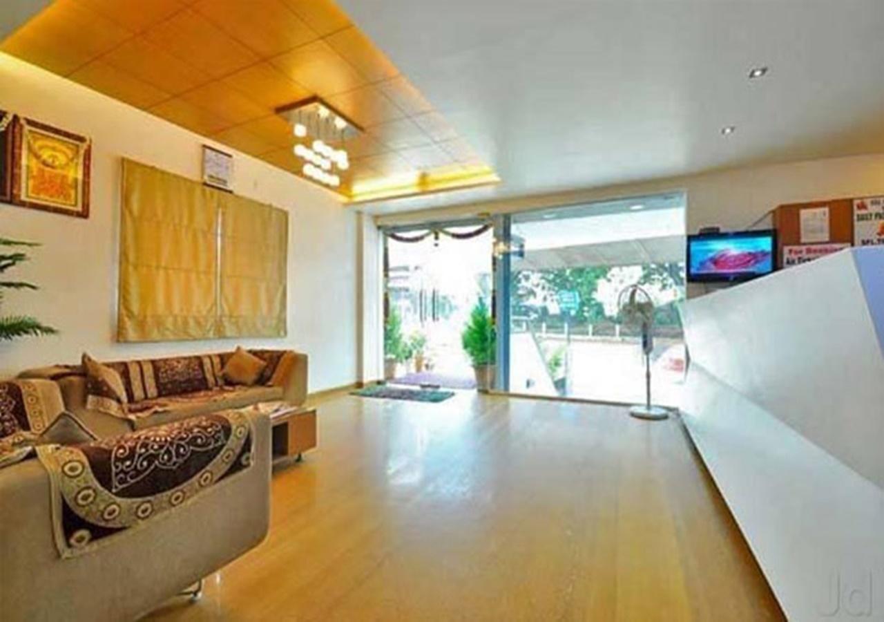 Hotel Holiday Home Bangalore Eksteriør bilde
