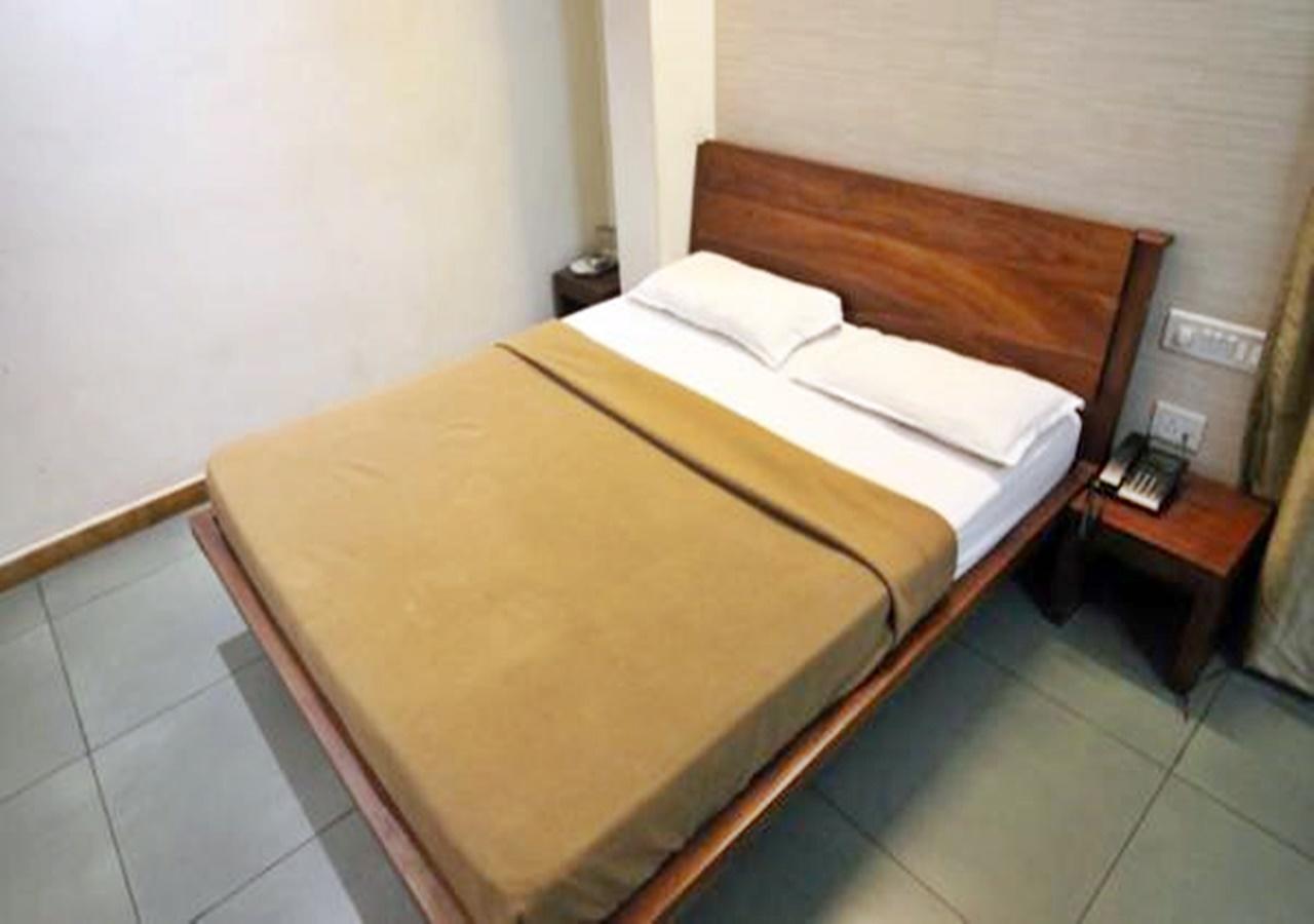 Hotel Holiday Home Bangalore Eksteriør bilde