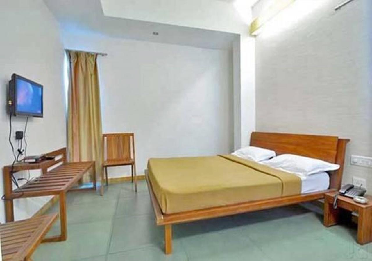 Hotel Holiday Home Bangalore Eksteriør bilde